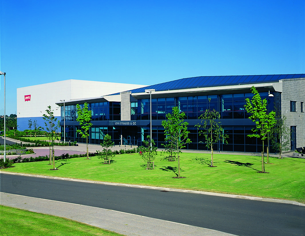 Levis Strauss UK Headquarters & Distribution Centre | AJ Buildings Library